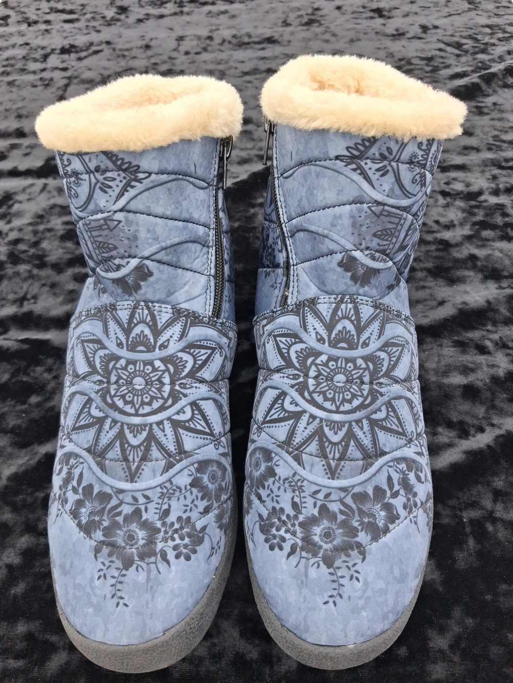 Yes We Vibe Blue Mandala Print Winter Boots/Slippers w/ Cream Faux Fur Collar 8